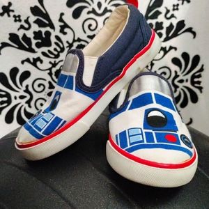 GAP Kids R2-D2 Inspired Slip-On Sneakers in White, Blue, Red